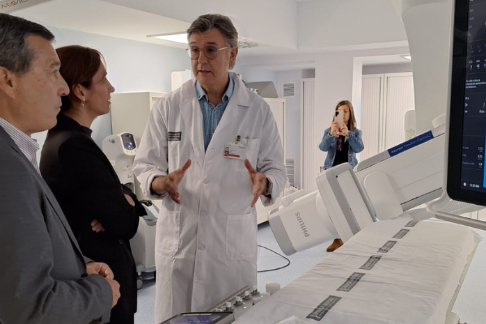 La ministra de Sanidad, Mónica García en el Servicio de Radiología del Hospital Clinic de Valencia