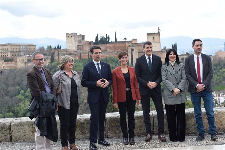 Visita de la ministra de Política Territorial y portavoz del Gobierno, Isabel Rodríguez, a Granada