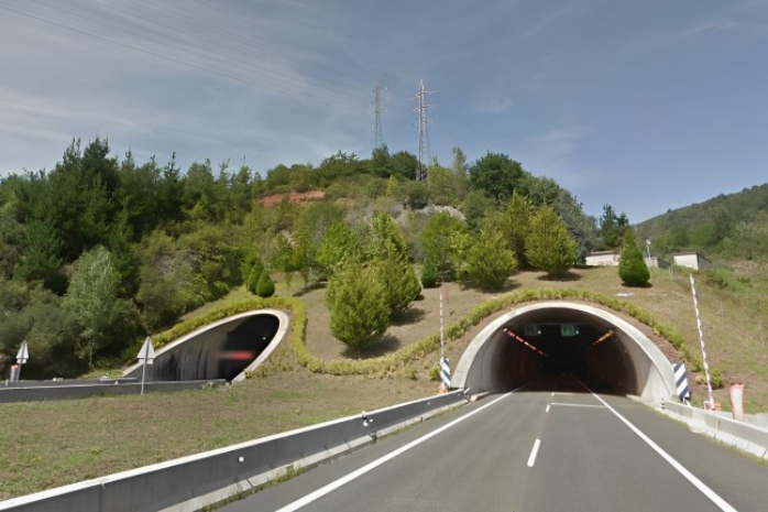 un túnel en la autovía A-67