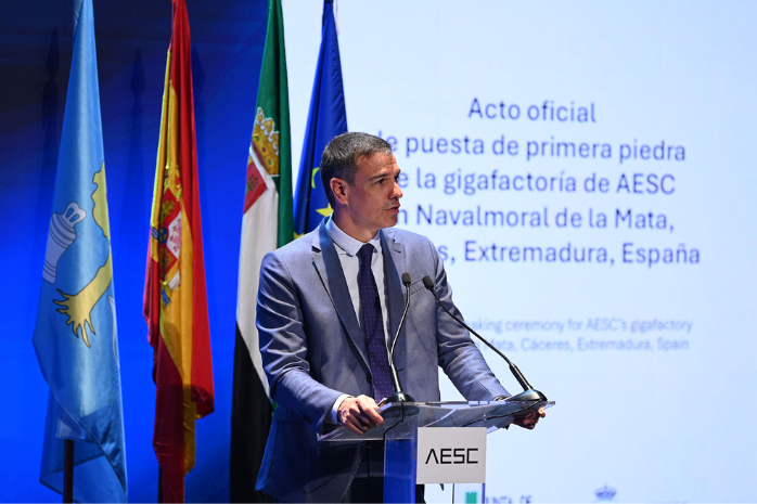 El presidente del Gobierno, Pedro Sánchez, durante su intervención en el acto de colocación de la primera piedra de la gigafactoría de Envision AESC. 