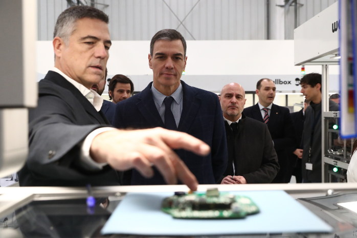 Visita del presidente del Gobierno a las instalaciones de la planta de Wallbox para la fabricación de cargadores de coches eléctricos