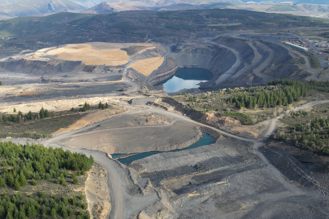 Vista de una zona minera en restauración