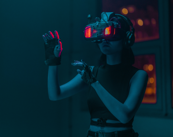una chica con gafas de realidad virtual