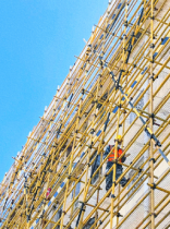 fachas de un edificio en rehabilitación