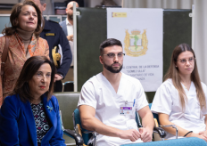 La ministra de Defensa, Margarita Robles, durante su visita al Hospital Gómez Ulla.