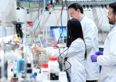 científicos en un laboratorio