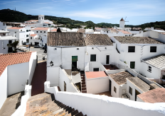 Municipio de Es Mercadal, que acogerá un nuevo sistema de almacenamiento en una instalación fotovoltaica ya existente