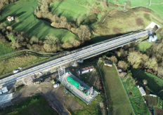 vista aérea de un tramo de vía de la variante de Pajares