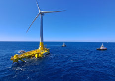 Un aerogenerador en el agua