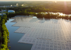 planta fotovoltáica sobre el agua