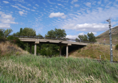 un paso ferroviario elevado