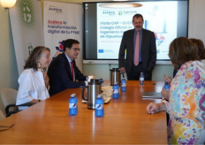 El ministro para la Transformación Digital y de la Función Pública, Óscar López en la Oficina Acelera Pyme Ingenierak de San Sebastián