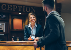 una recepción de hotel