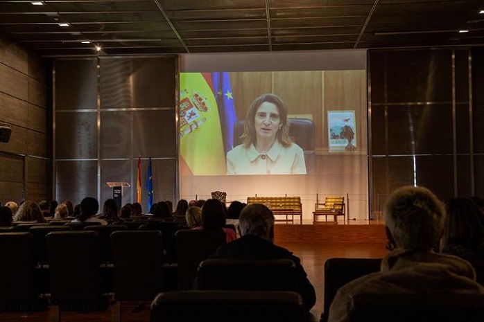 La vicepresidenta tercera, Teresa Ribera, durante su intervención telemática en las jornadas 'Ellas cambian el mundo. Encuentros de moda circular y sostenible' 