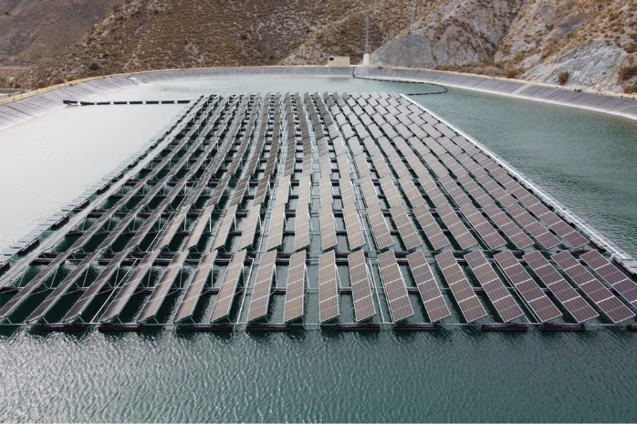 Planta solar flotantes en Cuevas del Almanzora (Almería)