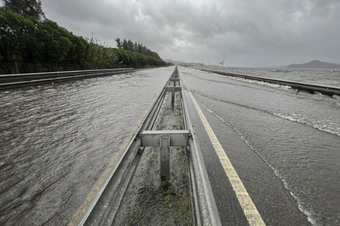 una carretera inundada