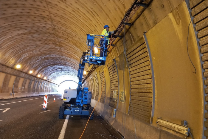 obras en uno de los túneles de Piedrafita
