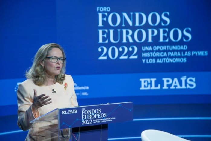 La vicepresidenta primera y ministra de Asuntos Económicos y Transformación Digital, Nadia Calviño, durante el acto 'Fondos Europeos 2022: una oportunidad histórica para las pymes y los autónomos' 