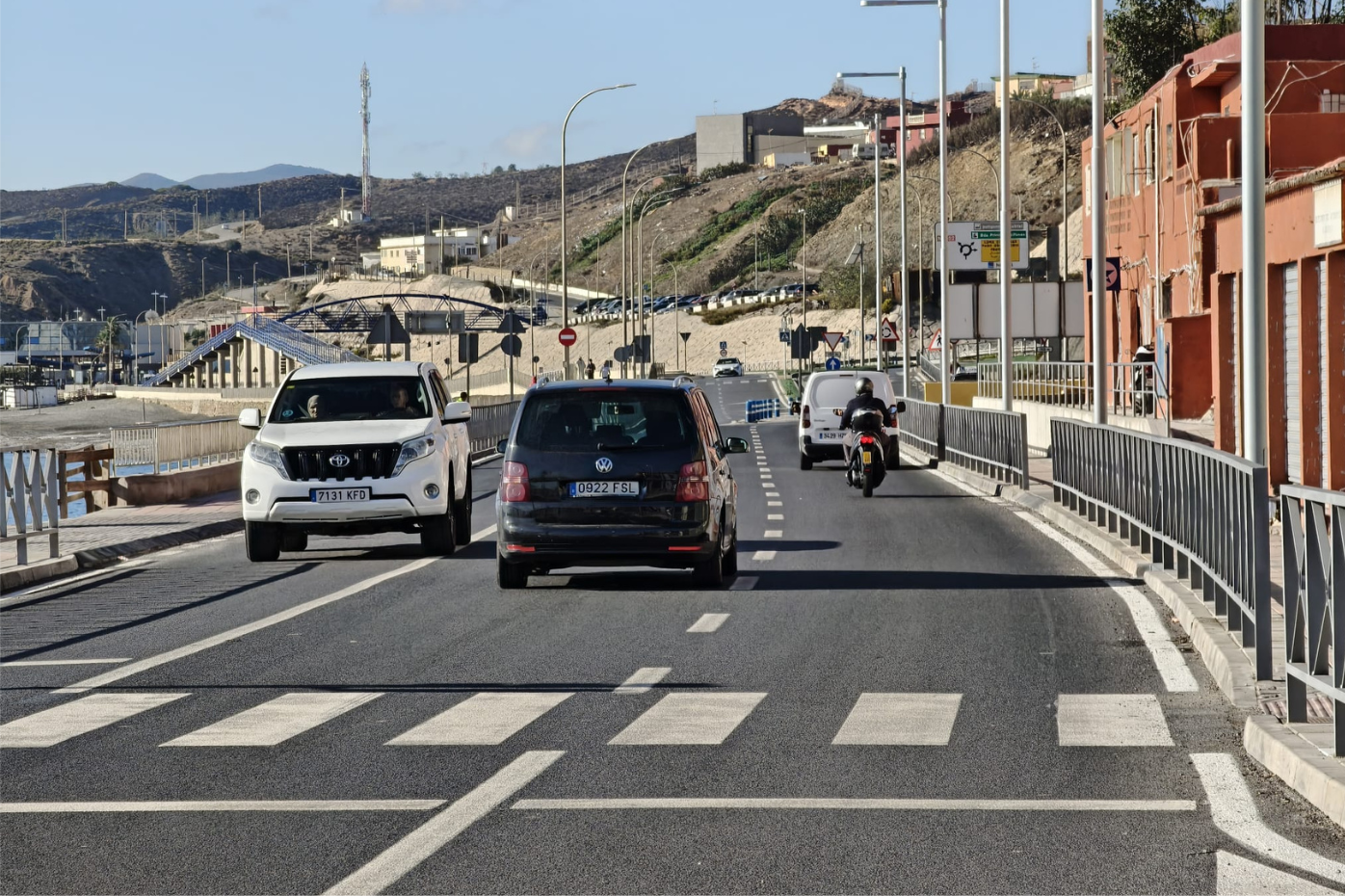 carretera N-352, a su paso por la barriada de La Almadraba en la ciudad autónoma de Ceuta.  