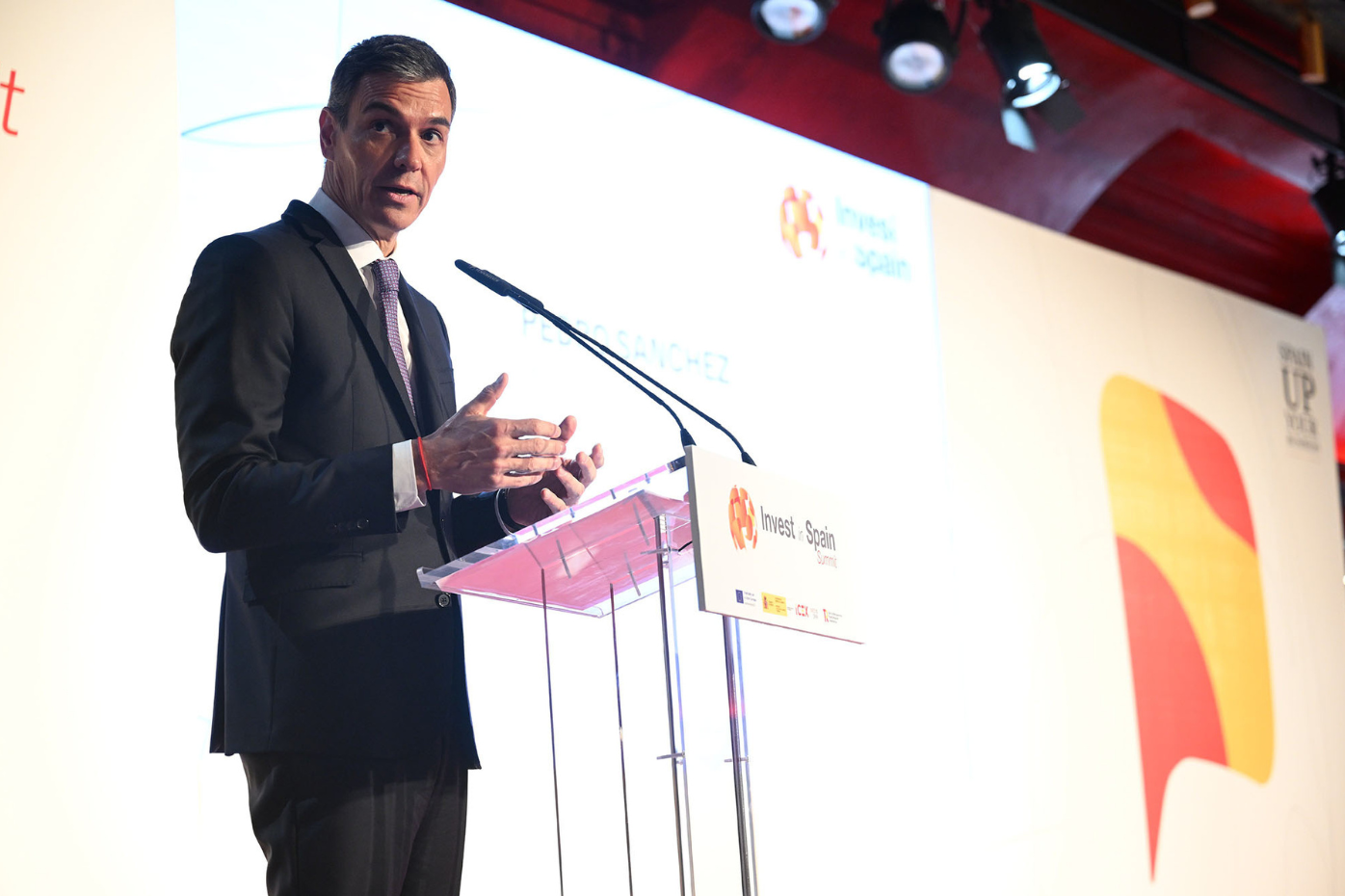 El presidente del Gobierno, Pedro Sánchez, pronuncia el discurso inaugural del foro 'Invest in Spain Summit'