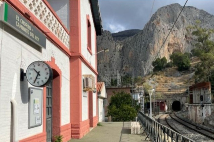 Apeadero del tramo de tren Bobadilla-&Aacute;lora. 