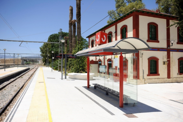 una estaci&oacute;n de tren