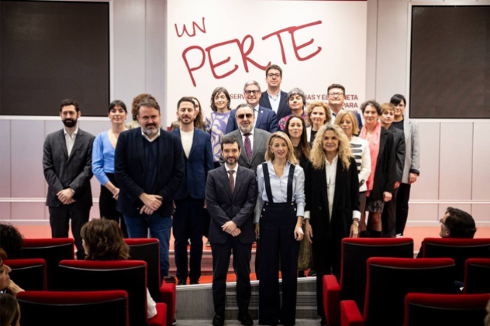 Foto de familia en un acto dedicado al PERTE de la Economía Social y de los Cuidados.