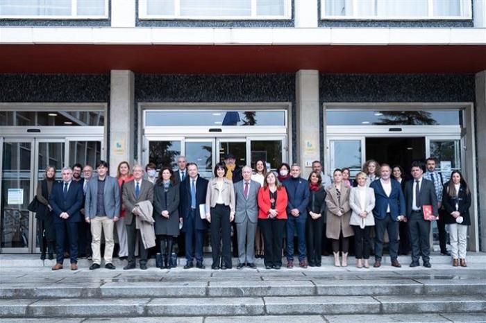 La ministra de Ciencia e Innovaci&oacute;n, Diana Morant, tras una reuni&oacute;n en  celebrada en el Centro de Investigaciones Energ&eacute;ticas, Medioambientales y Tecnol&oacute;gicas