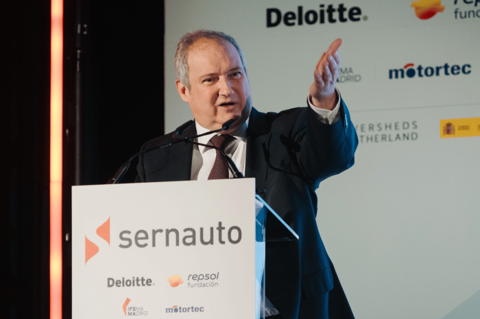 El ministro de Industria y Turismo, Jordi Hereu, durante el XII Encuentro SERNAUTO.