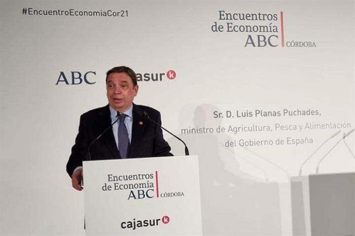 El ministro de Agricultura, Pesca y Alimentaci&oacute;n, Luis Planas, durante su intervenci&oacute;n en los Encuentros de Econom&iacute;a de ABC C&oacute;rdoba