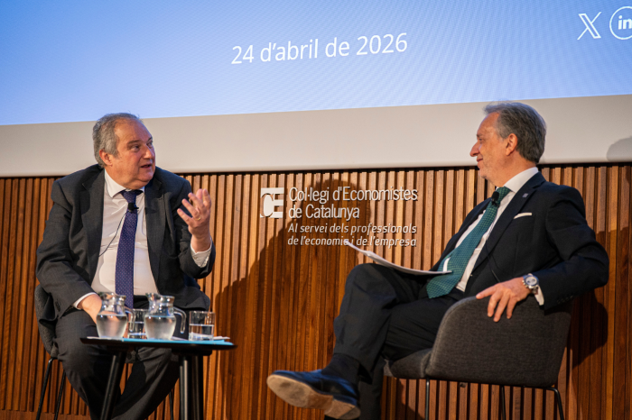 El ministro de Industria y Turismo, Jordi Hereu, en su visita al Col-legi d'Economistes de Catalunya