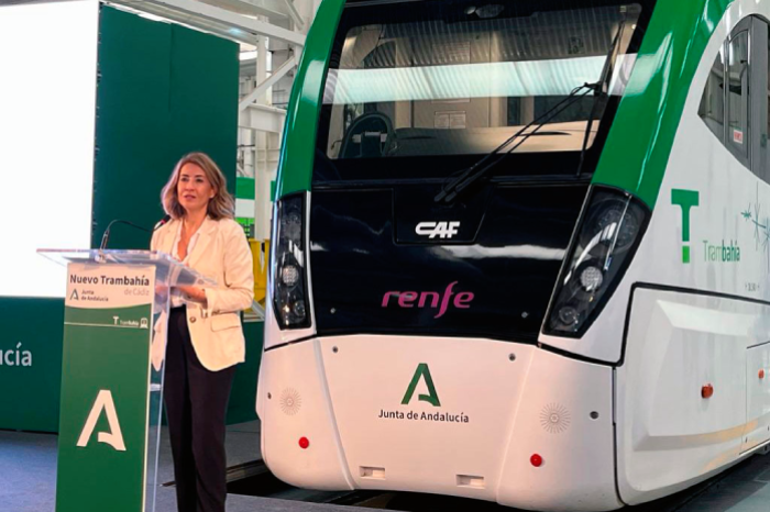  La ministra Raquel S&aacute;nchez, en el viaje inaugural del Tren Tranv&iacute;a de la Bah&iacute;a de C&aacute;diz  La ministra de Transportes, Movilidad y Agenda Urbana, Raquel S&aacute;nchez, durante su intervenci&oacute;n en el acto del viaje inaugural del Trambah&iacute;a